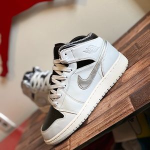 Air Jordan 1s Mid
